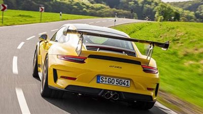 بورش تسعى للحفاظ على محركات الوقود طبيعية التنفس