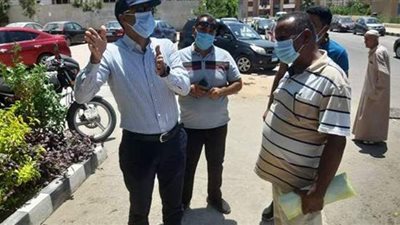 رئيس جهاز الشروق يقود حملة لرفع الإشغالات أمام المحال التجارية