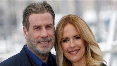 بعد شهر من وفاتها.. جون ترافولتا يراقص ابنته إحياءًا لذكرى زوجته | فيديو