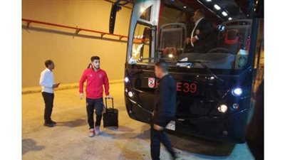 حافلة الأهلي تصل ملعب القمة 120