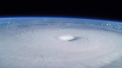 إعصاران في آن واحد.. ظاهرة 