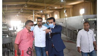 نائب محافظ قنا يجري جولة مفاجئة على المخابز لمتابعة سير العمل | صور