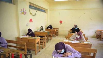 ٥٣٤ طالبا يؤدون امتحان اللغة الأجنبية الثانية بالثانوية العامة بالقليوبية