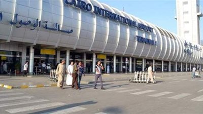 إقلاع ووصول 157 رحلة جوية لنقل  16 ألفا و742 راكبآ بمطار القاهرة
