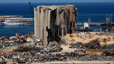 الكويت تتعهد بإعادة  بناء صومعة الحبوب المتضررة من انفجار بيروت