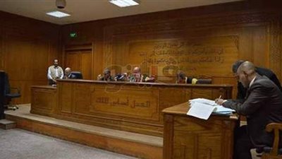 جنح القاهرة الجديدة تبرئ 3 متهمين من التعدي على هشام جنينة