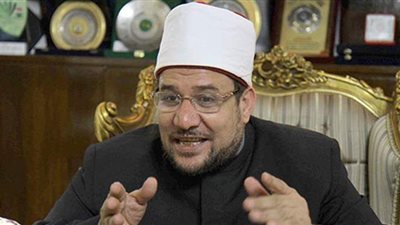 وزير الأوقاف: أداء المصاب بكورونا الصلاة في المسجد حرام شرعاً