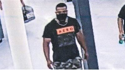 البحث عن أمريكي ينشر عدوى كورونا في الشوارع بالأحضان