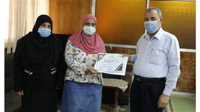 تكربم الفائزين بمسابقة إدارة التخطيط الإستراتيجي بتعليم الوادى الجديد