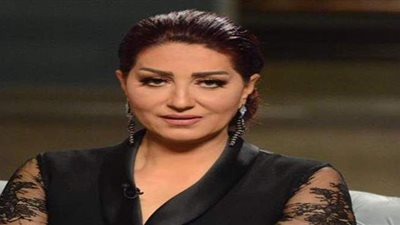 وفاء عامر تطالب بعمل مسلسل عن حياة طبيب الغلابة محمد مشالي