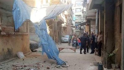انهيار شرفة وإزالة موطن الخطورة لعقار من ثلاث طوابق في المنصورة