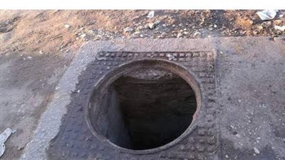 حبس عمال خردة متهمين بسرقة غطاء البالوعات بشركة مياه الشرب في الجيزة