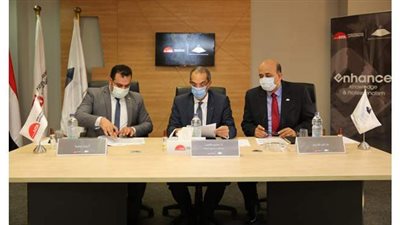 وزير الاتصالات يشارك في لجان المقابلات الشخصية للمتقدمين للبرنامج الرئاسي لتأهيل التنفيذيين للقيادة