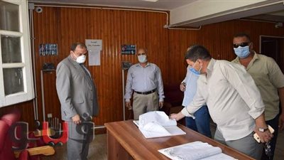 رئيس جامعة بني سويف يحذر من التعامل مع غير الملتزمين بالكمامة