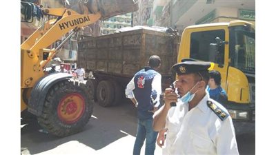 حملة مكبرة على النباشين بالإسكندرية ورفع ٨ أطنان مخالفات | صور