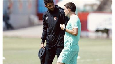 قدامي الأهلي ينتقدون ظهور شريف إكرامي اعلاميا غدا