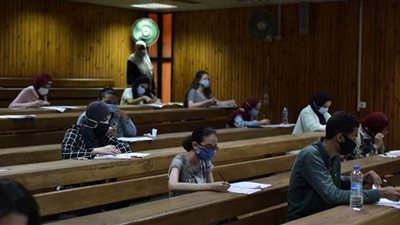 3566  طالبا  تقدموا لاختبارات القدرات بجامعة جنوب الوادى