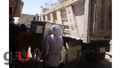 غلق وتشميع ٦ محلات تجارية لعدم التزامها بالمواعيد ببني سويف