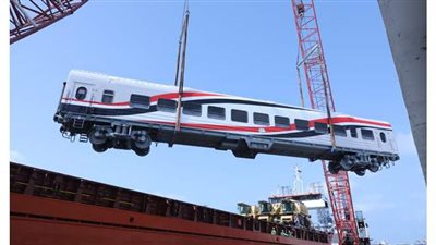 النقل تعلن وصول دفعة جديدة من العربات الجديدة للقطارات