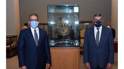 العناني والآثار والأمين العام لمنظمة السياحة العالمية يجتمعون مع بعض ممثلى القطاع السياحي