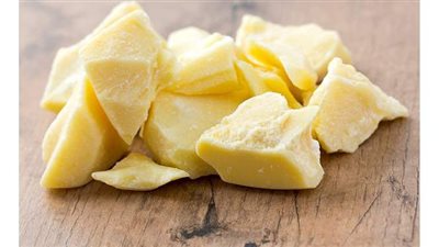 اكتشفي فوائد واستخدامات زبدة الكاكاو لجمال بشرتك