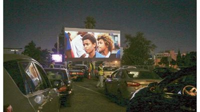 سينما السيارات فى عمان تستوعب 240 سيارة