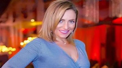 ريم البارودي تخطف الأنظار بفستان 