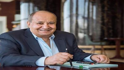 القاهرة السينمائي يكرم وحيد حامد بجائزة الهرم الذهبي التقديرية لإنجاز العمر