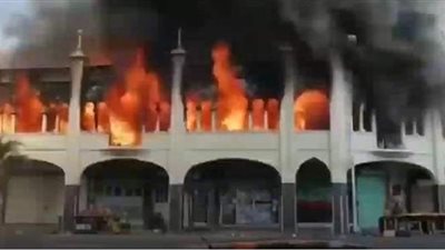 عمره 139 عامًا ويتسع لـ 7 آلاف مصلٍّ.. حريق هائل في مسجد أثري بجنوب أفريقيا | فيديو