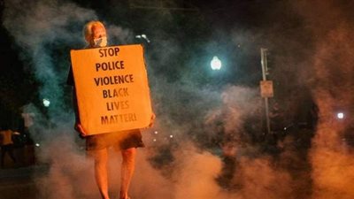 مقتل شخص وإصابة 2 آخرين خلال احتجاجات في ولاية ويسكونسن الأمريكية