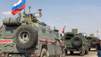 القوات الروسية في سوريا تنصب جسرا متحركا فوق نهر الفرات