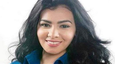 ميرهان حسين تخطف الأنظار في جلسة تصوير جديدة على البحر