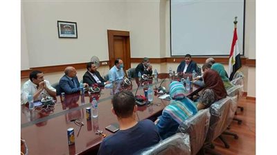 تكريم السائقين من حملة الماجستير والدكتوراه بالسكك الحديد