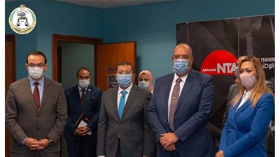 رئيس المحاسبات يشارك في المقابلات الشخصية للمتقدمين للبرنامج الرئاسي