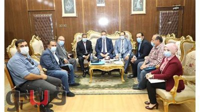 محافظ المنوفية يناقش خطة رصف الطرق مع نائب رئيس الهيئة | صور