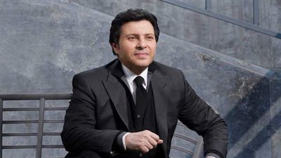 هاني شاكر يصدر قرارًا بإيقاف حفلات حسن شاكوش وعمر كمال في تونس