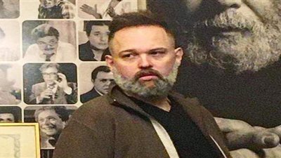 محمد محمود عبد العزيز ينجو من الموت بأعجوبة بعد انفجار إطار سيارته