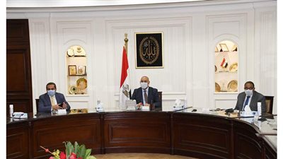 وزير الإسكان يترأس اجتماعاً لمتابعة إجراءات مواجهة مخاطر الأمطار والسيول بموسم الشتاء المقبل