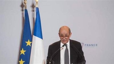 فرنسا تطلب الإسراع بنقل السلطة للمدنيين في مالي