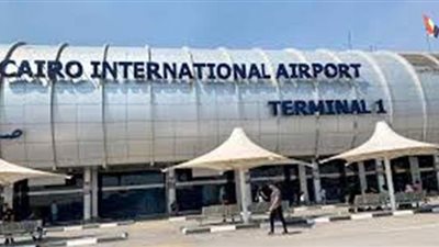 إقلاع ووصول 153  رحلة جوية لنقل 18 ألفا و 248 راكبا بمطار القاهرة