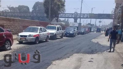 صيانة وترميم الطرق الرئيسية بملوي