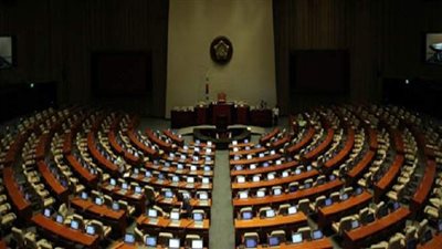 إغلاق برلمان كوريا الجنوبية بعد اكتشاف إصابة صحفي بفيروس كورونا