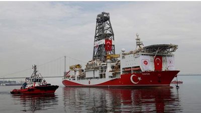تركيا تمدد مهمة التنقيب عن الغاز في المتوسط
