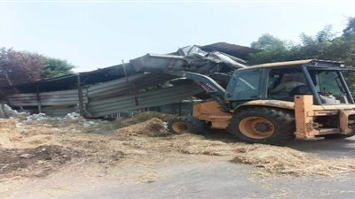 إزالة ٨ حالات تعد تشمل مبانى وأسوار على حرم بحر شبين فى الغربية | فيديو