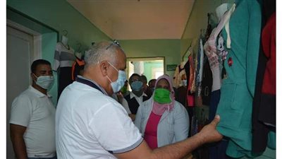 محافظ الوادي الجديد يتفقد جمعية الهلال الأحمر بالخارجة