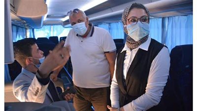 محافظ الوادي الجديد يتابع تدشين المرحلة الثانية لإحدى شركات النقل الجماعي