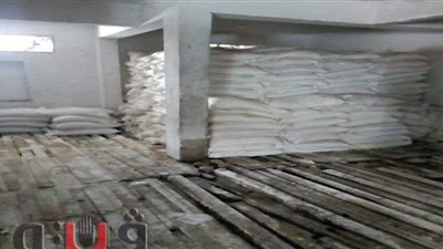 إعدام نصف طن أغذية فاسدة وغلق ١٠ منشآت غير مرخصة بالشرقية | صور