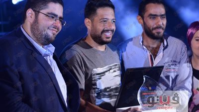 بالصور.. حماقي يتألق في حفل تخرج «المنصورة كوليدج»