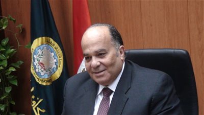 قرارات «تفصيل»  لصديق محلب في «المقاولون العرب»