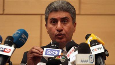 شريف فتحي: انتظام رحلات «مصر للطيران» بنسبة 99%